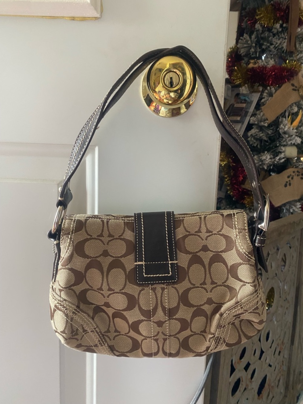 Coach signature canvas, shoulder, bag, brown, and tan Y2K style/vintage - Picture 4 of 8